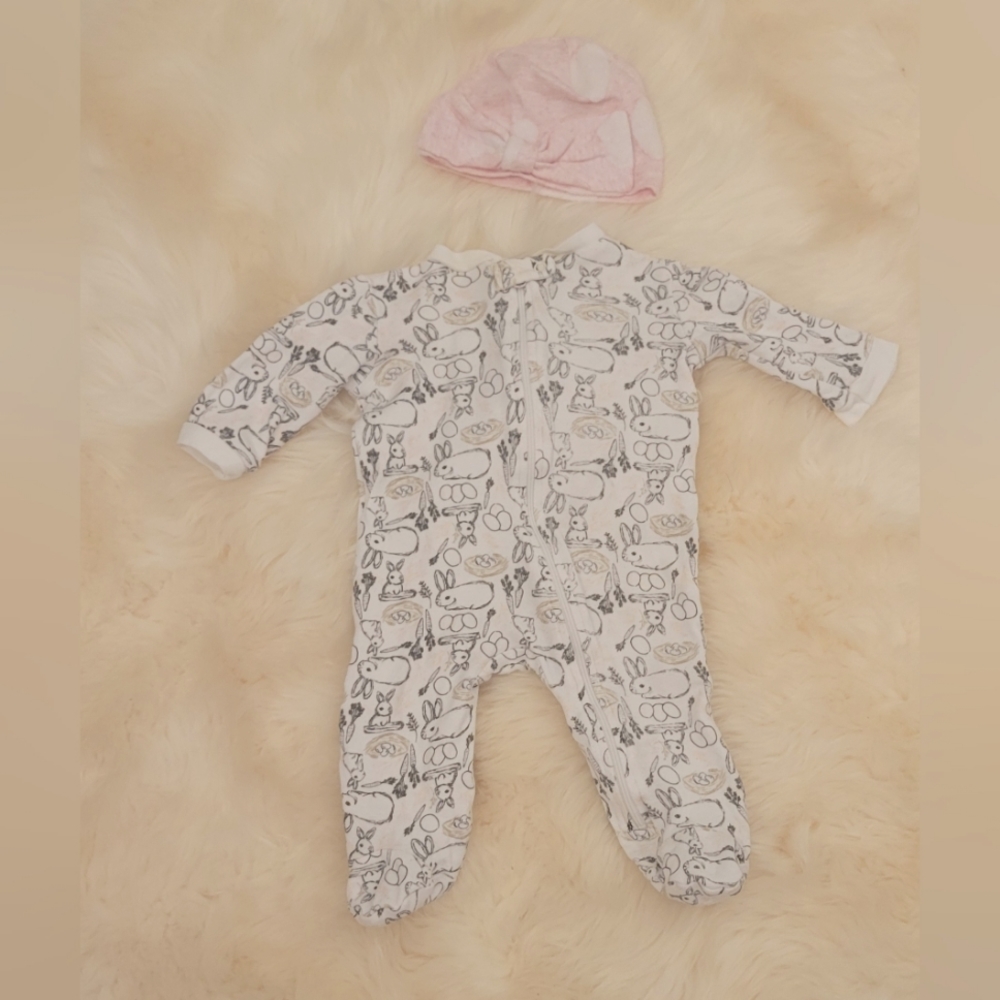 0-3M Footed sleeper + Hat